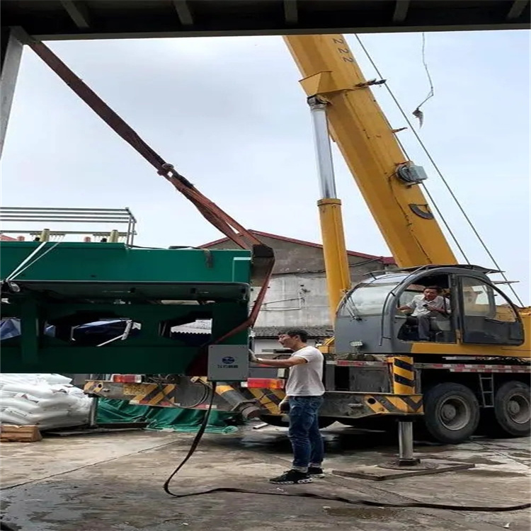 新泰吊风力发电机的吊车大概多少钱