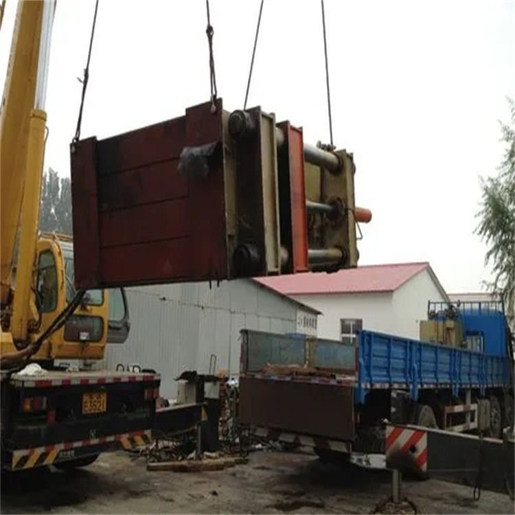 新泰租用吊车电话