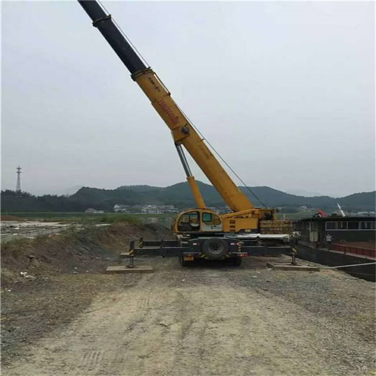 新泰重型吊车租赁费用